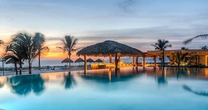 3BR Family Beach Villa I Oceanfront View