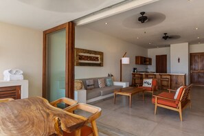 Smart TV - 2BR Ocean View Apt | Exclusive Zihua Stay (Zihuatanejo)