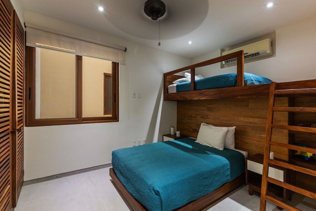 1 chambre, fer et planche à repasser, accès au Wi-Fi (inclus)