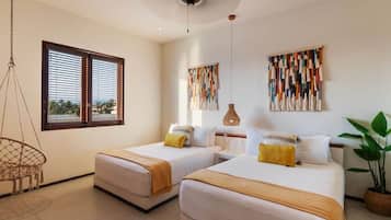 Habitación de hotel con dos camas, una silla colgante, un ventanal grande y una obra de arte en la pared.