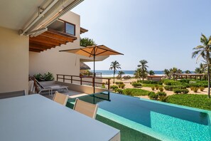 Pool - Family-Friendly 2BR I Pool + Beach Views (Zihuatanejo)