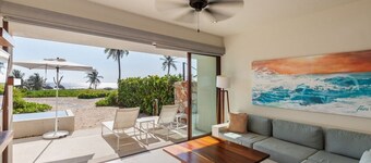 Beachfront 3BR Villa I Private Pool + Sand Access