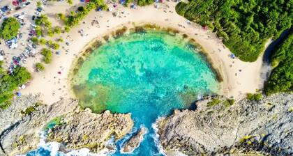 Lovely 4-bedroom house with WiFi and AC, A private Zen Zone near the Beach