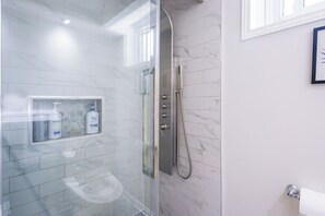 Hårtørrer, håndklæder, Sæbe, Shampoo
