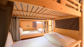 Laptop workspace, free WiFi