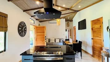 Deluxe Villa, Mountain View | Private kitchen