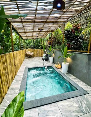 Deluxe Double Room, 1 King Bed, Mountain View | Private pool