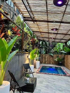 Private pool