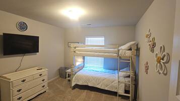 4 chambres, coffres-forts dans les chambres, bureau