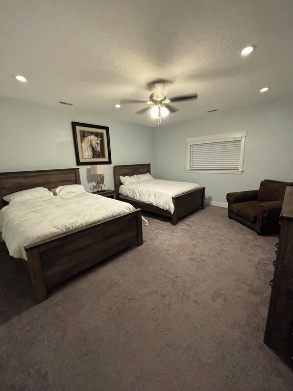 2 bedrooms, iron/ironing board, WiFi, bed sheets