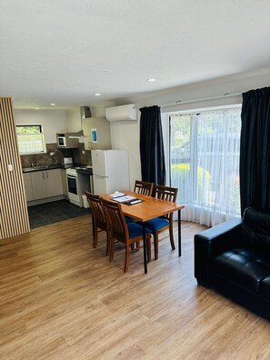 Deluxe Apartment | Private kitchen