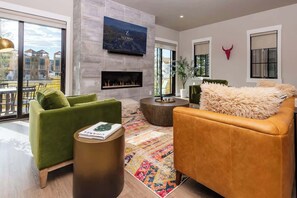 TV, fireplace, offices