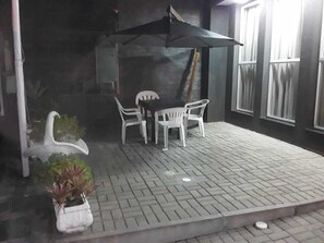تناول الطعام بالخارج