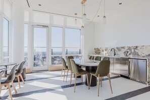 Dining - Excellent Jersey City 1BR w/ Gym, W/D, A/C & Game Room, by Blueground (New Jersey)