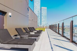 Property grounds - Excellent Jersey City 1BR w/ Gym, W/D, A/C & Game Room, by Blueground (New Jersey)