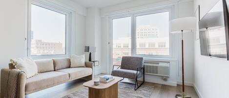 Fernseher, Stereoanlage