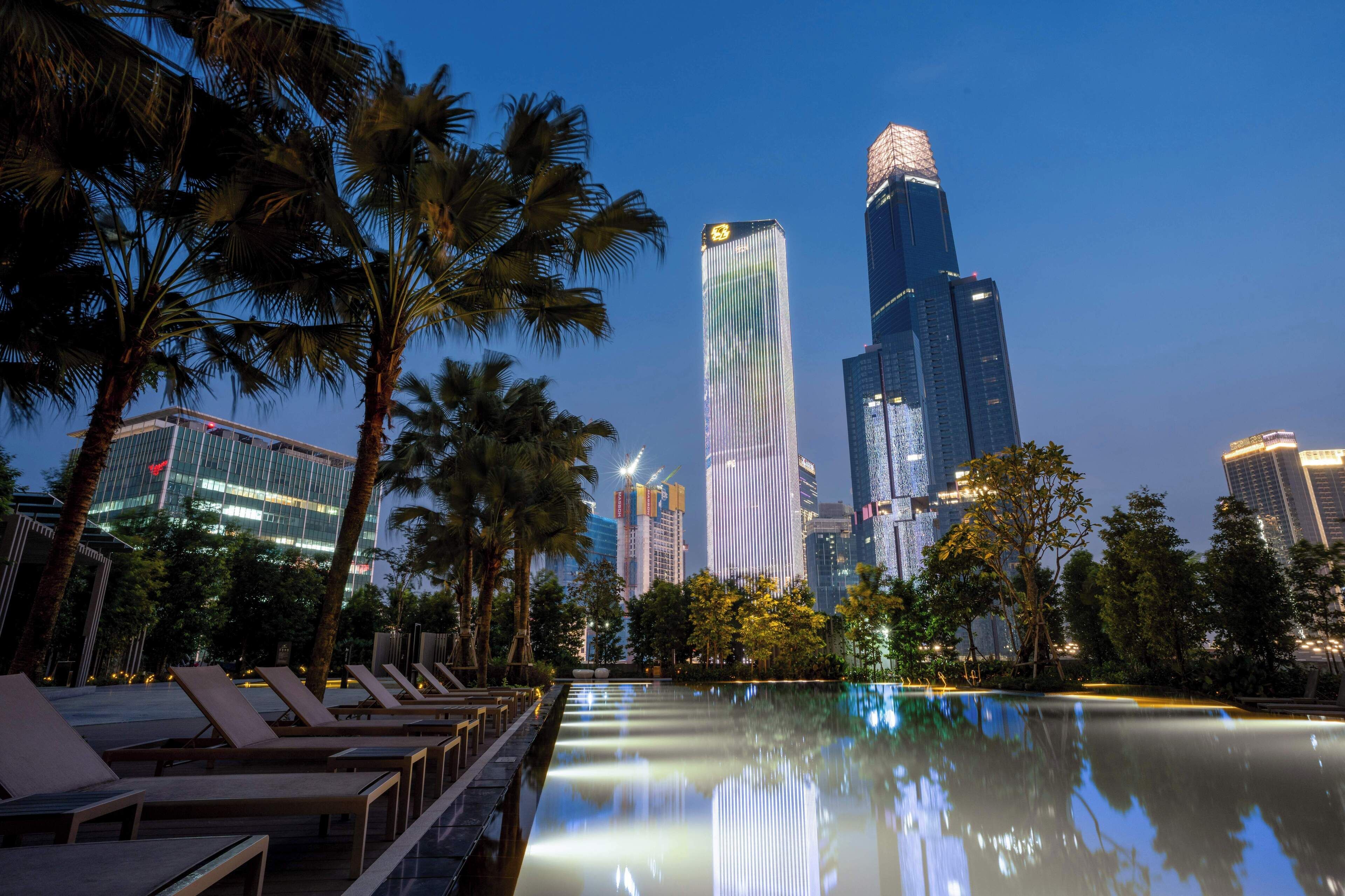 15 outdoor pools
