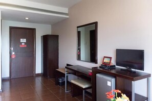 Standard Double or Twin Room | Desk, laptop workspace, free WiFi - EAST VIEW HOTEL (Bacolod)