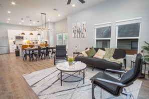 House | 4 bedrooms - Inviting 4BR 2BA Near Downtown Riverwalk (San Antonio)