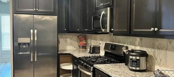 Lovely 4 Bedroom House at a Peaceful Cul-de-Sac.
