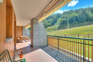 Outdoor dining - The Lovely Nest, Bardonecchia, Italy (Bardonecchia)