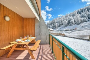 Terrace - The Lovely Nest with Terrace, Bardonecchia, Italy (Bardonecchia)