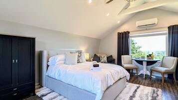 1 bedroom, travel crib, free WiFi, bed sheets