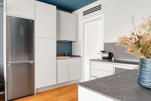 Refrigerador, horno, placa de cocina, lavavajillas