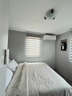 2 chambres, fer et planche à repasser, Wi-Fi, draps fournis