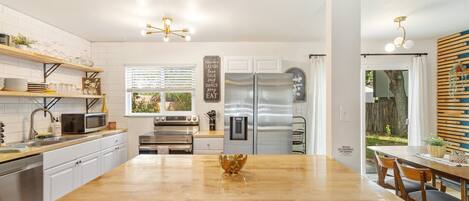 Mikroaaltouuni, uuni, liesi, astianpesukone