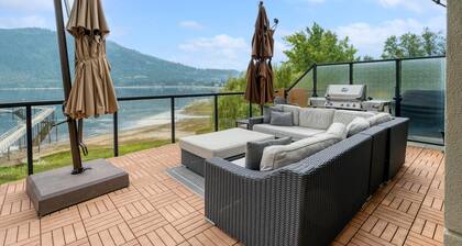 Lakefront 3 bedroom condo with large balcony, pool, gym and boat slip
