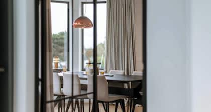 Huswell - Luxury Villa for 8 near the beach