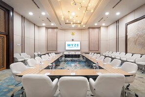 Meeting facility - Myze Hotel Sumenep (Sumenep)