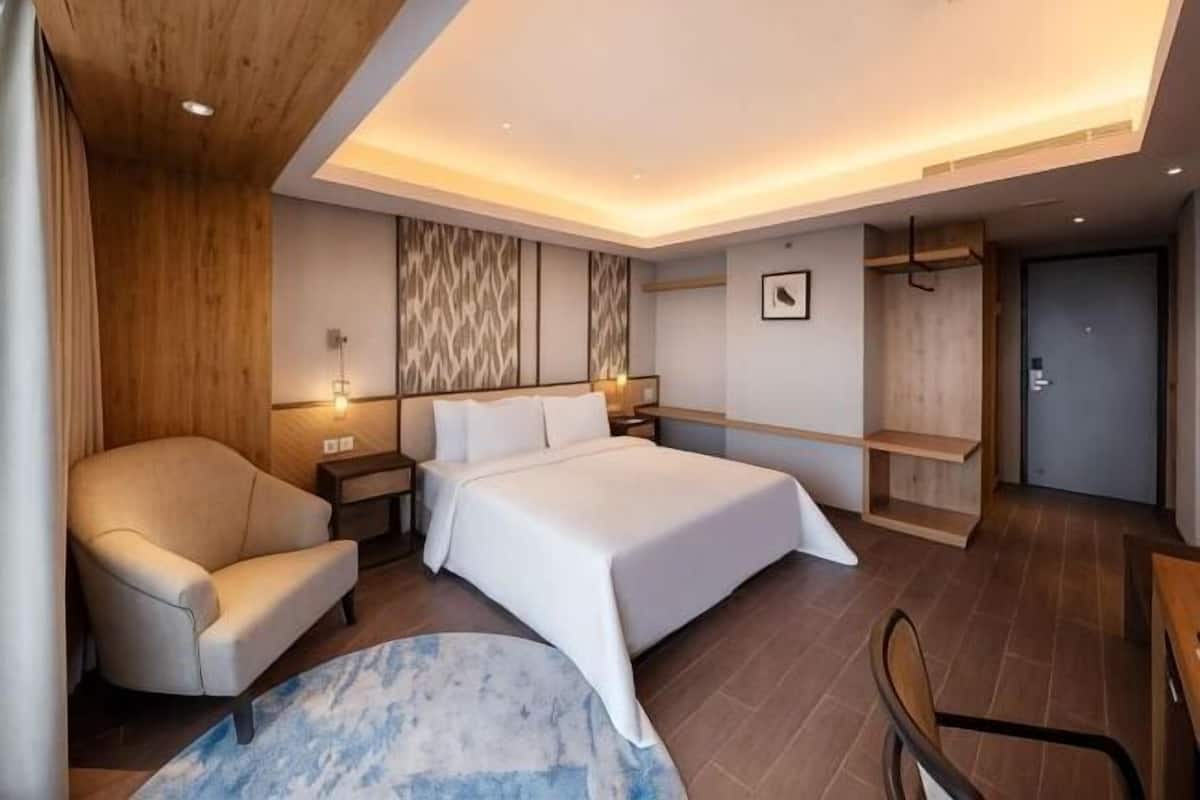 In-room safe, desk