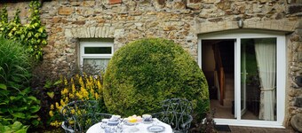 Converted Stone Cottage with indoor swimming pool