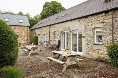 Charming Cottage with Indoor Pool & Spa Access