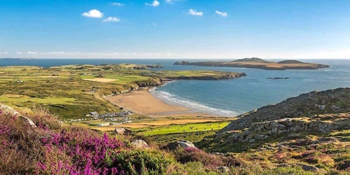 Escape to Pembrokeshire: Cottage with Pool & Sauna