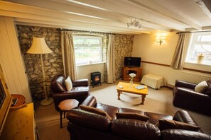 TV - Converted Stone Cottage with indoor swimming pool (Haverfordwest)