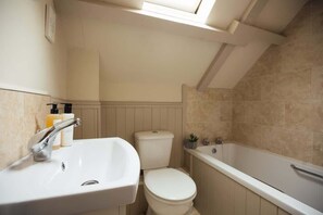 Hair dryer, towels - Oak Cottage at Scolton Cottages - Indoor pool (Pembrokeshire)