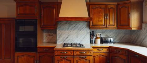 Microwave, oven, stovetop, dishwasher