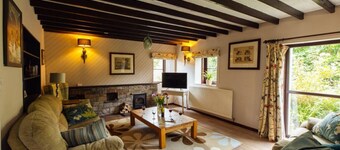 Meadowside by Salt & City Stays