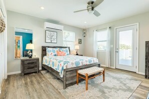 3 bedrooms, in-room safe, WiFi, bed sheets