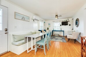 TV, DVD player, aparelho de som