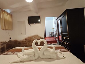 Chambre Double Exclusive, balcon, vue cour intérieure | Vue sur la cour
