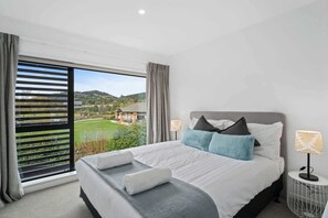 2 bedrooms, desk, iron/ironing board, WiFi - Aspiring Delight Summ (Wanaka)