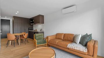 TV, studio
