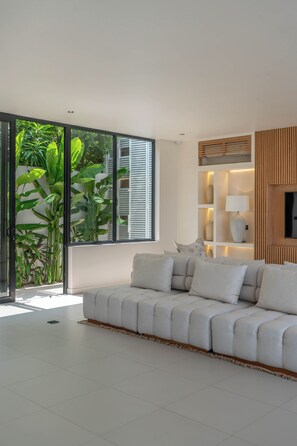 Luxury-Villa, Poolblick | Wohnzimmer