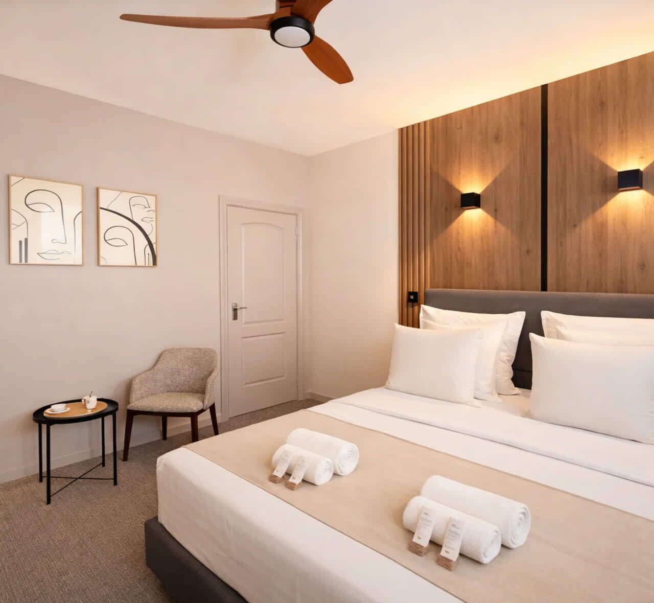 2 slaapkamers, een strijkplank/strijkijzer, reisbedje, wifi