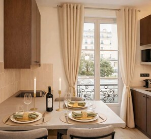 Dining - Family-friendly apartment near Montparnasse (Paris)