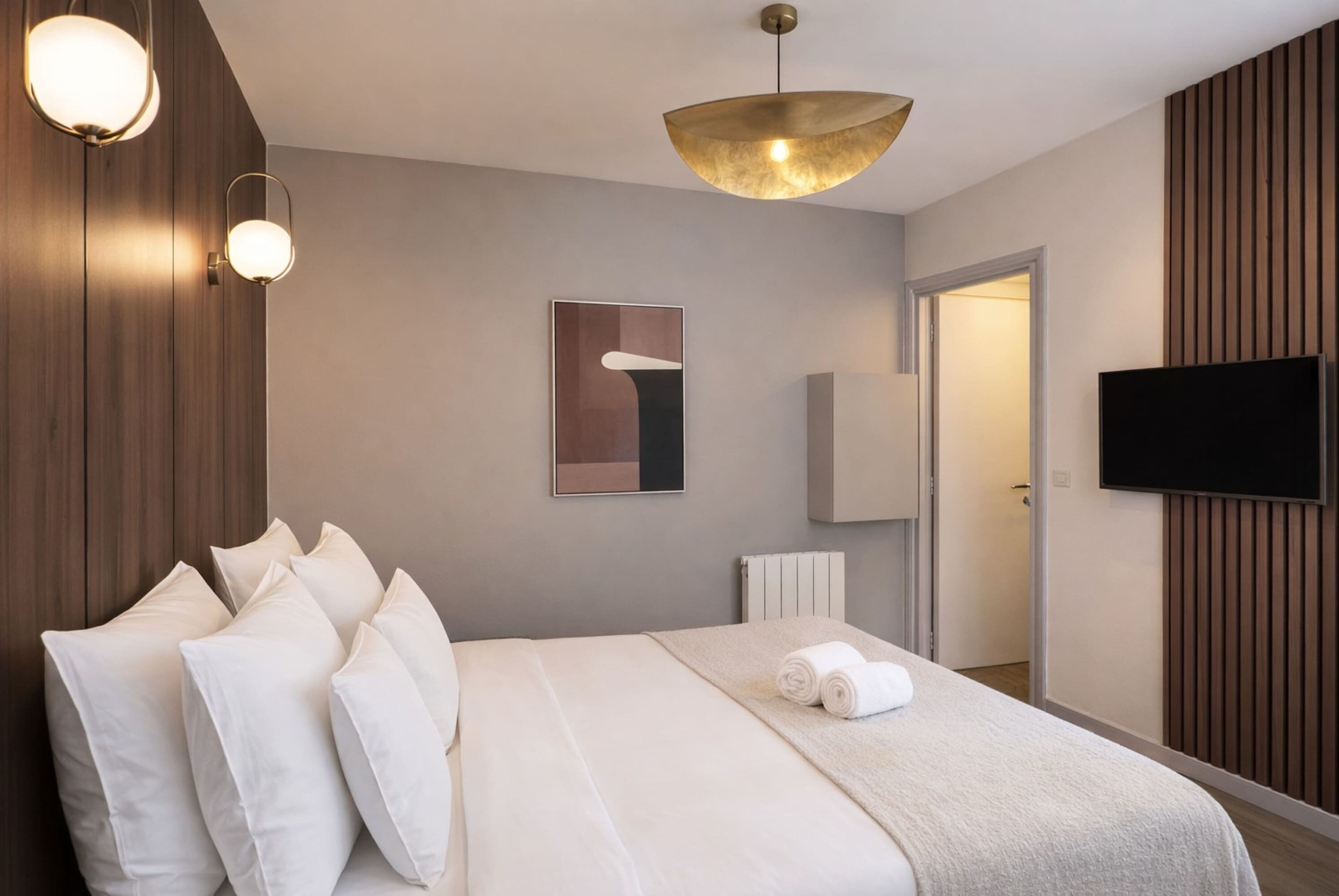 1 bedroom, iron/ironing board, travel crib, WiFi